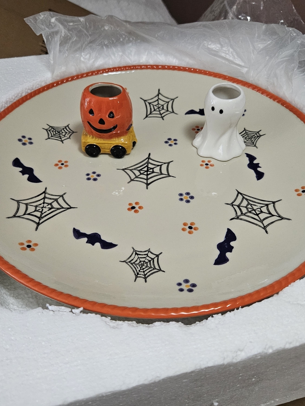 Boofetti Halloween Spiderweb Plate with Pumpkin & Ghost Figurines Holders